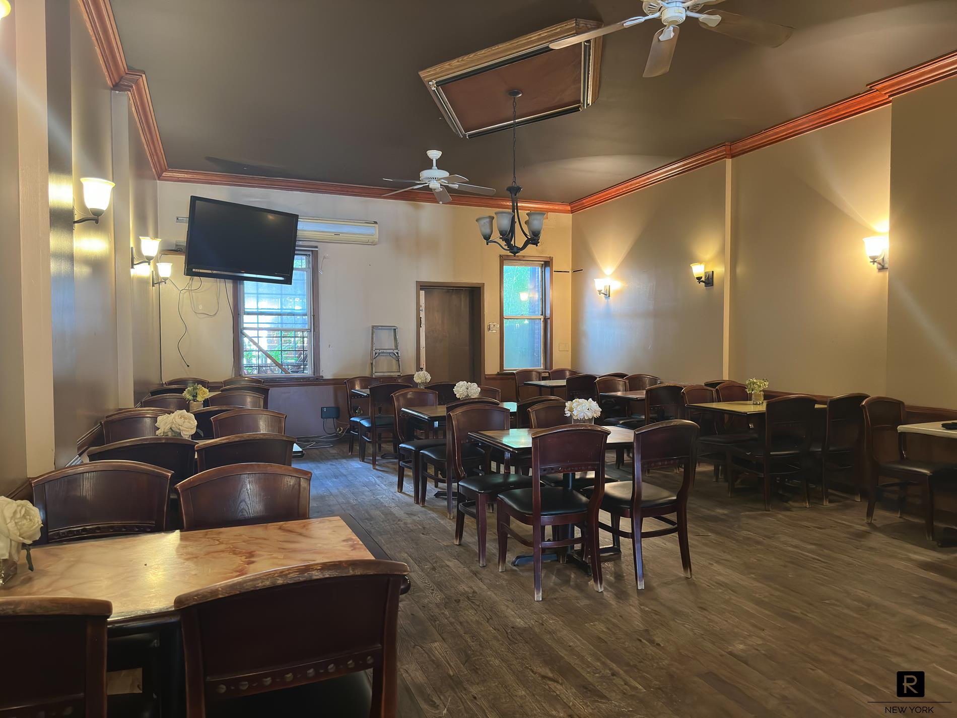 5613 Metropolitan Avenue Ridgewood Ridgewood NY 11385