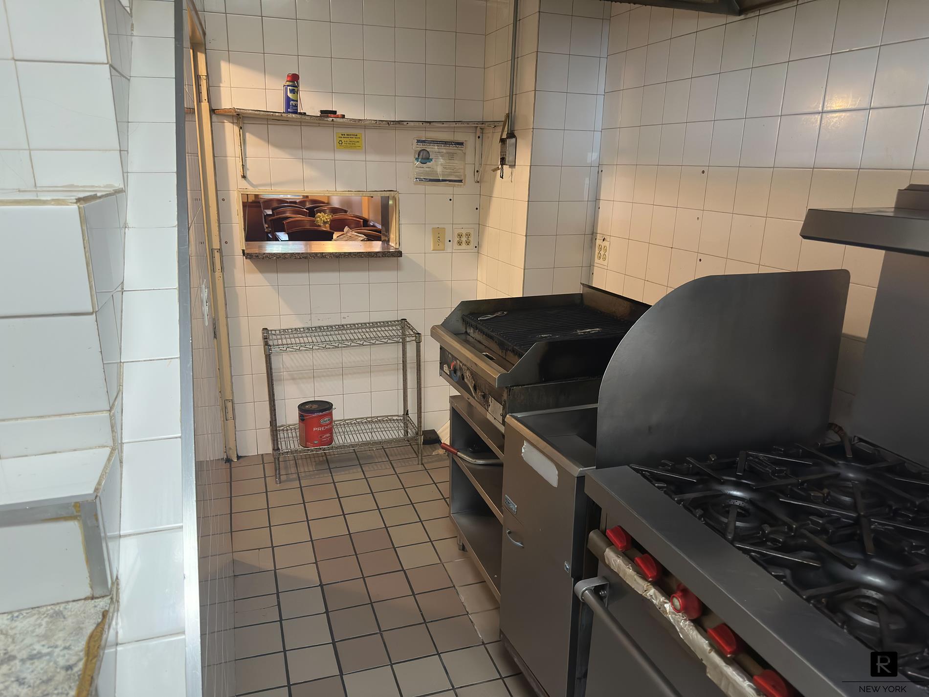 5613 Metropolitan Avenue Ridgewood Ridgewood NY 11385