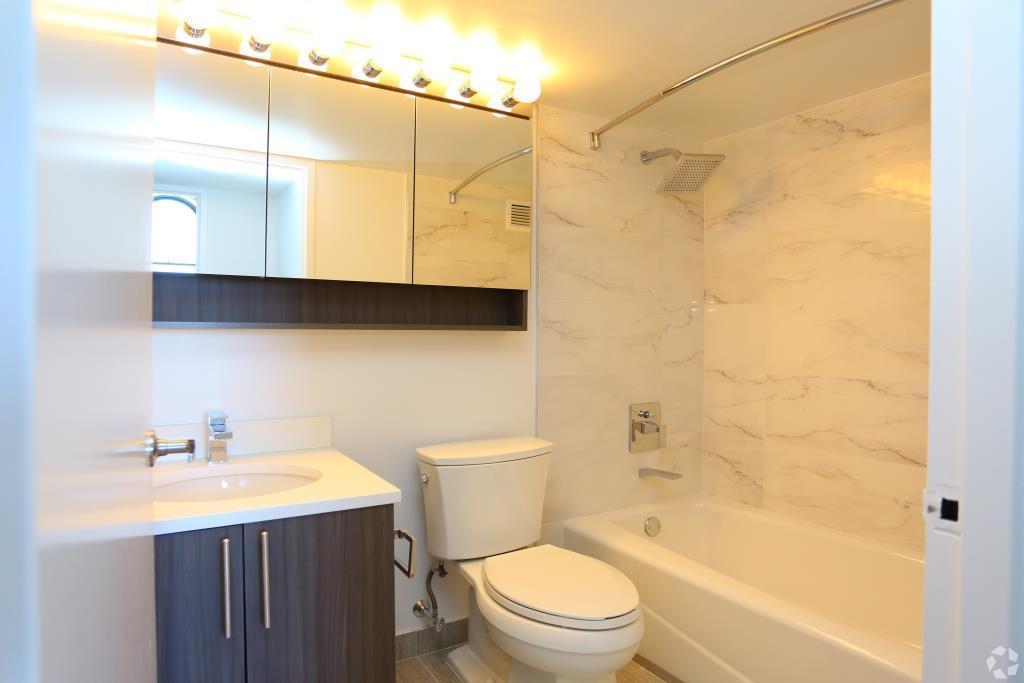 666 Greenwich Street, #1004