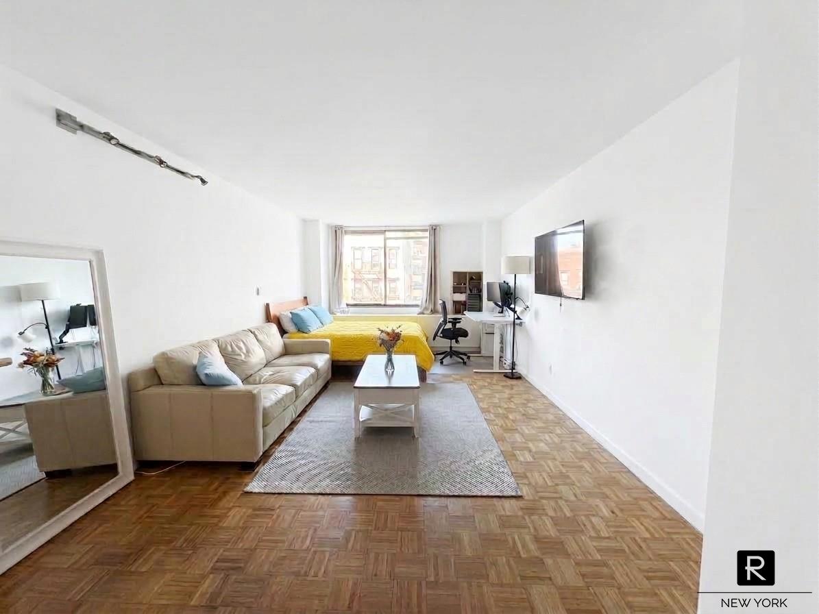 393 West 49th Street Midtown West New York NY 10019