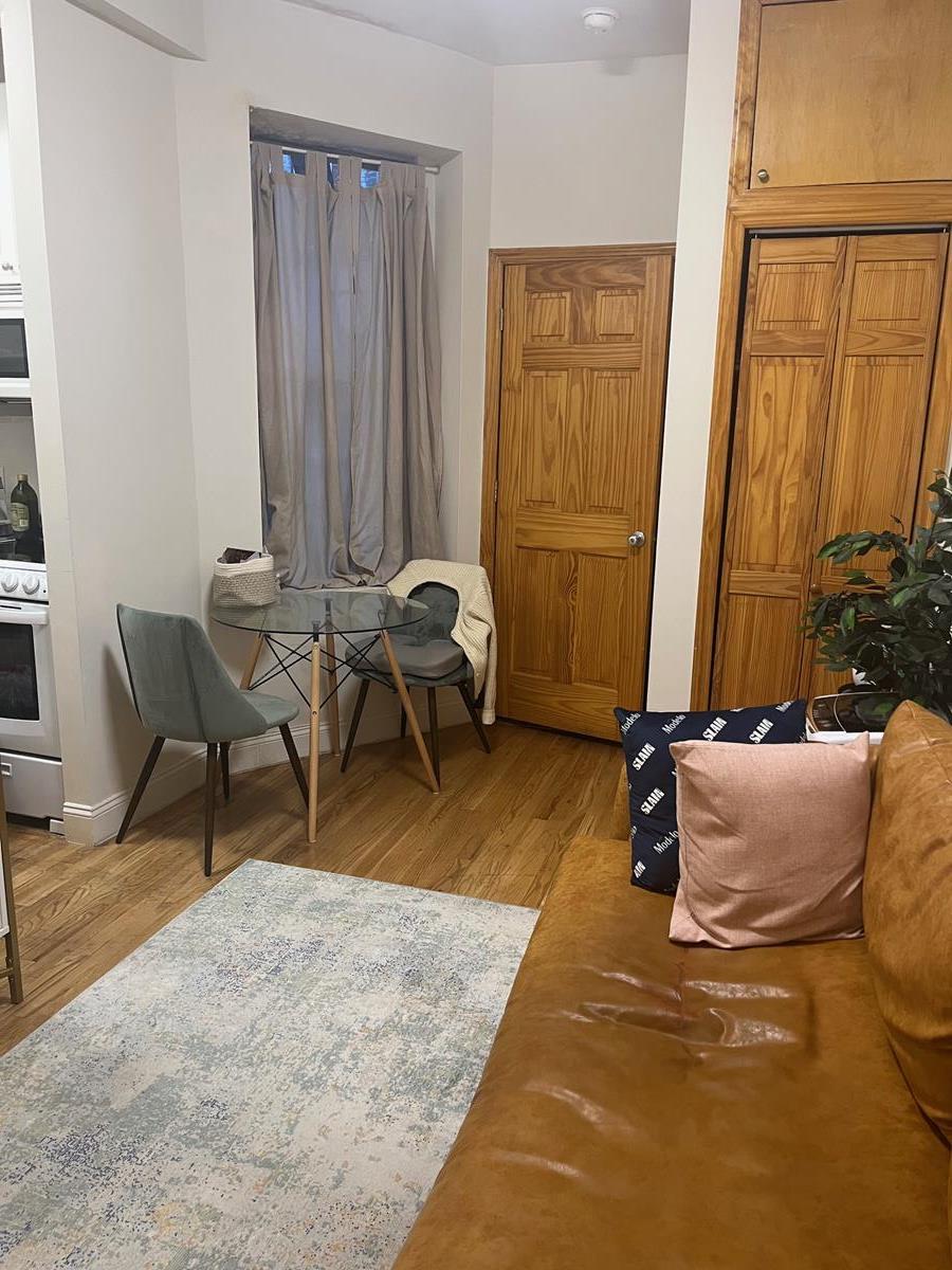 234-236 Thompson Street 7 Greenwich Village New York NY 10012