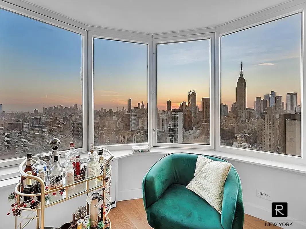 330 East 38th Street Murray Hill New York NY 10016