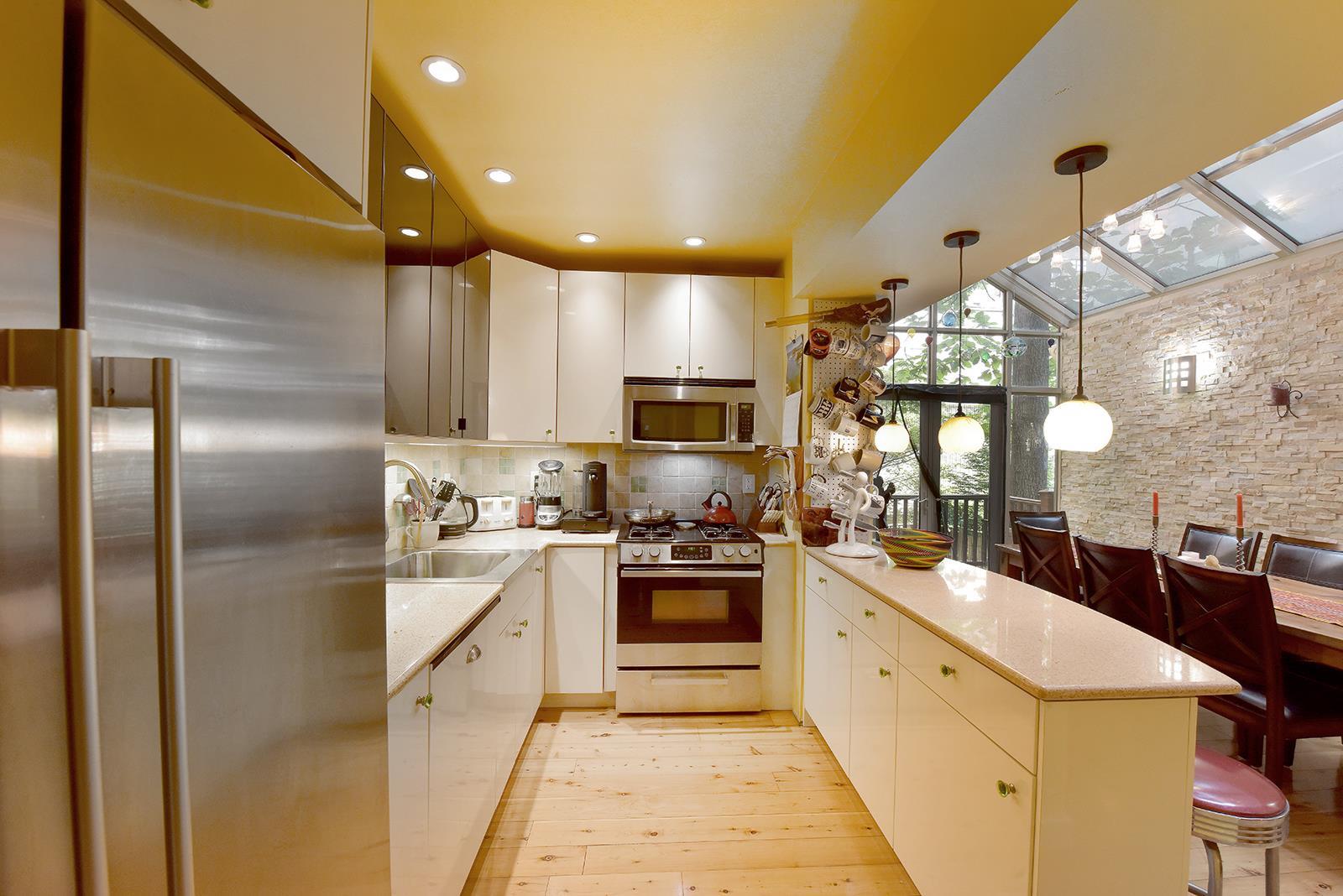 131 E 38th Street