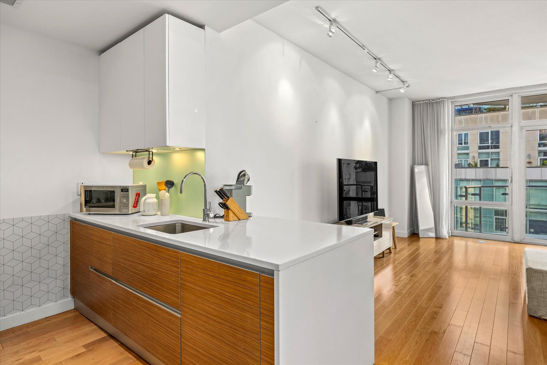 555 West 59th Street 9-A Lincoln Square New York NY 10019