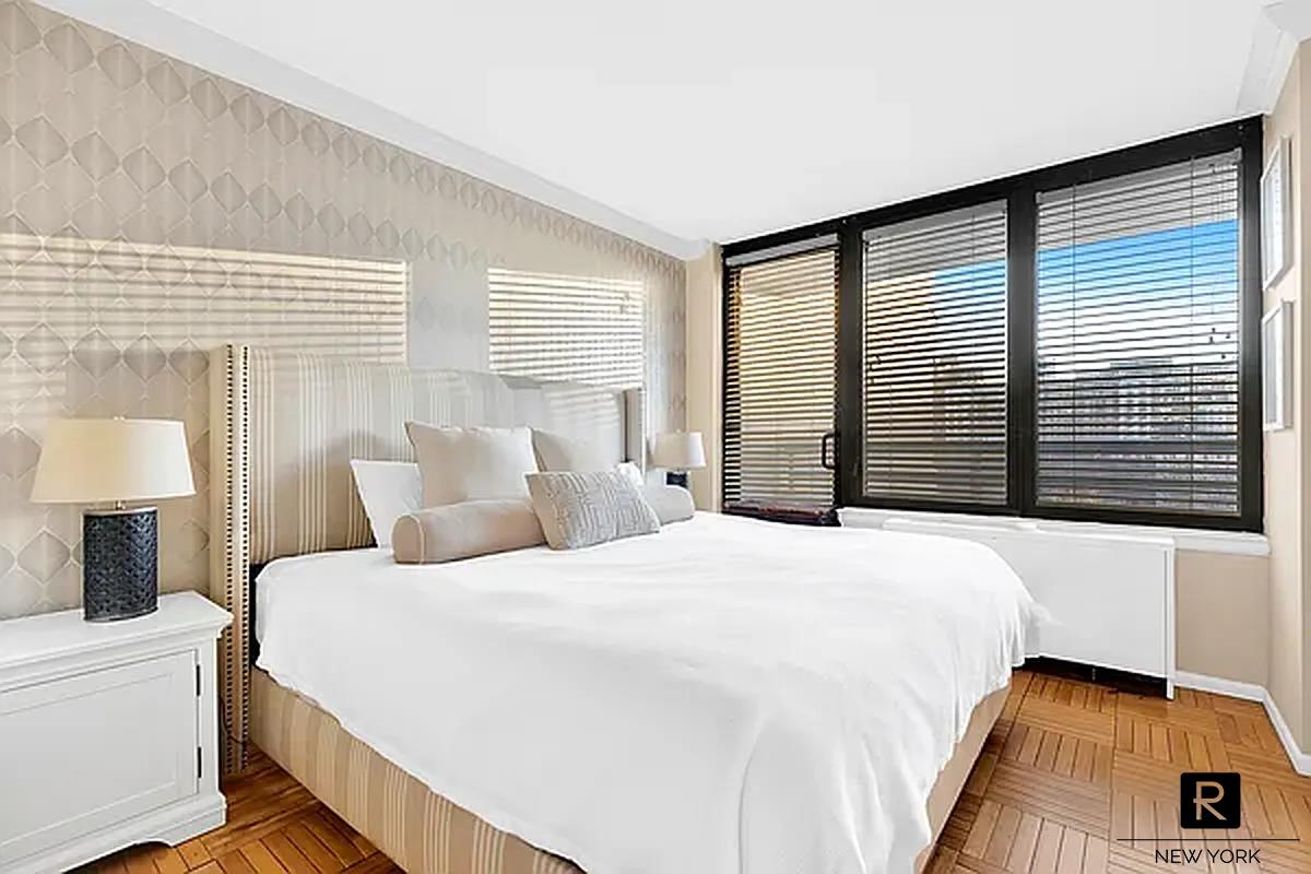 330 East 38th Street Murray Hill New York NY 10016