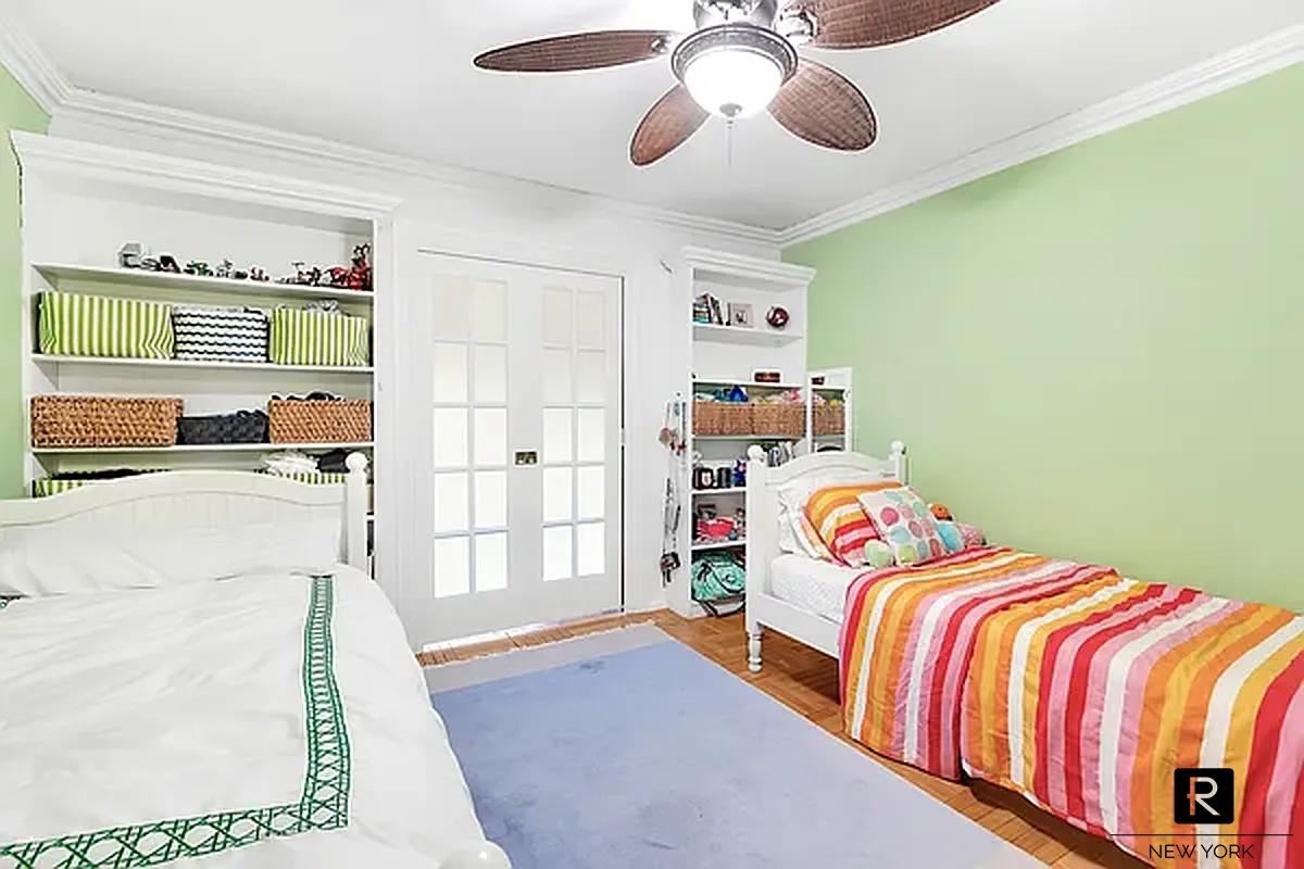 330 East 38th Street Murray Hill New York NY 10016