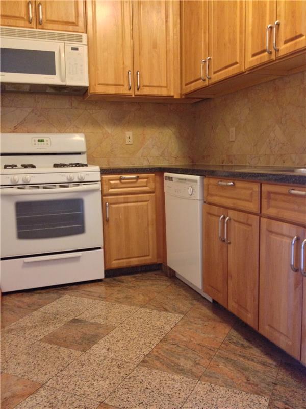 99 Kingsland Avenue Williamsburg Brooklyn NY 11222