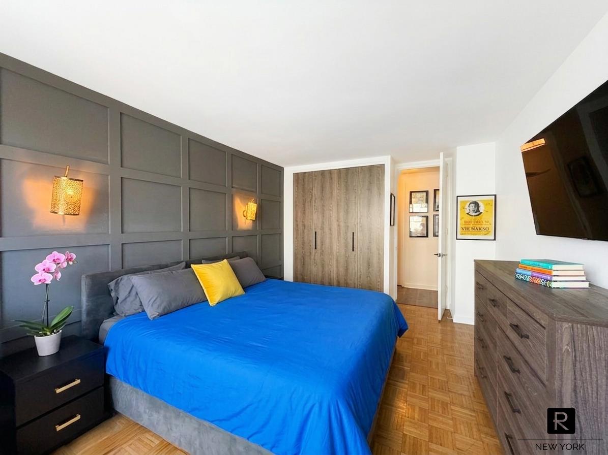350 West 50th Street Midtown West New York NY 10019