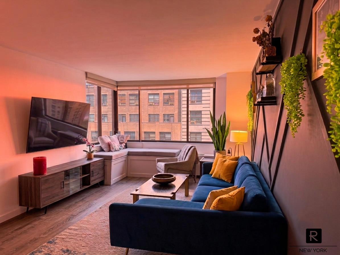 350 West 50th Street Midtown West New York NY 10019