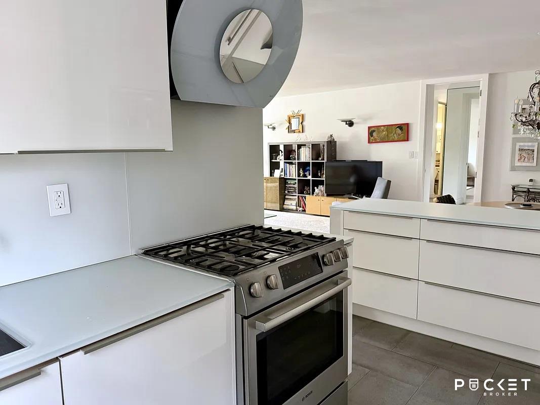 10 West 66th Street 16-D Lincoln Square New York NY 10023
