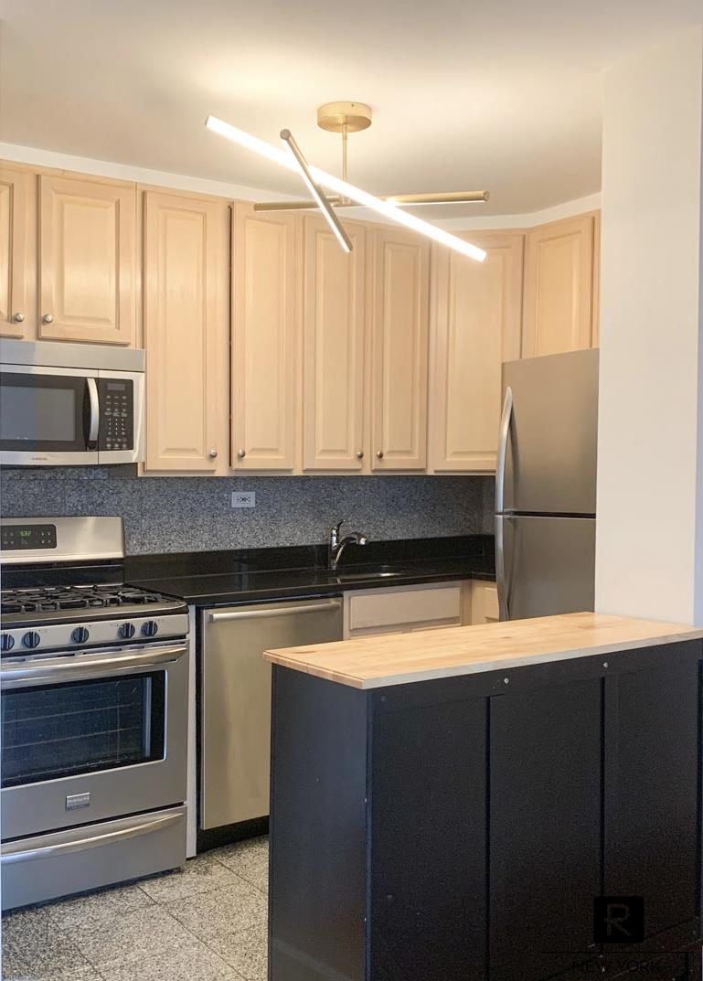 333 East 45th Street Midtown East New York NY 10017