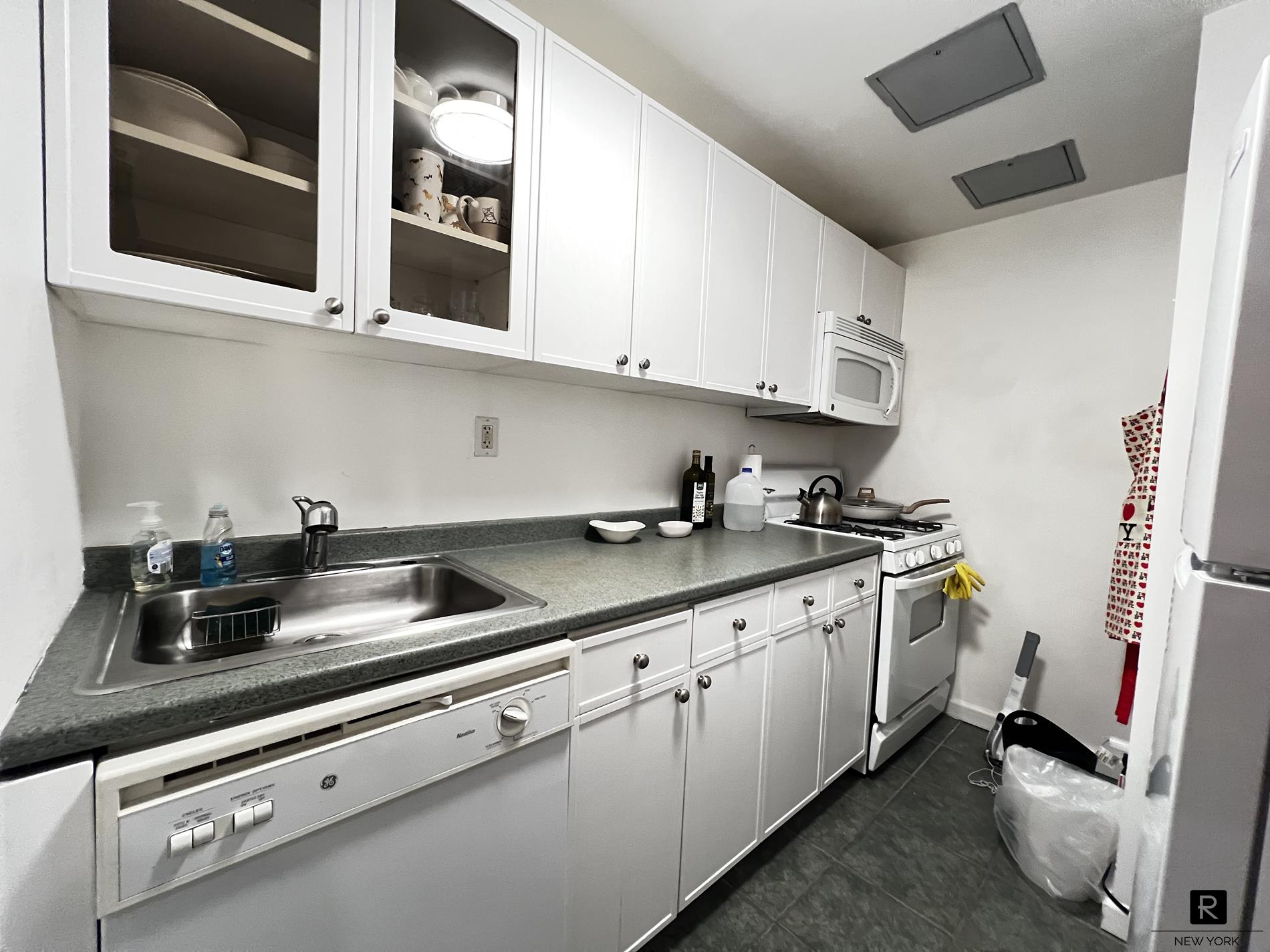 225 East 58th Street Midtown East New York NY 10022