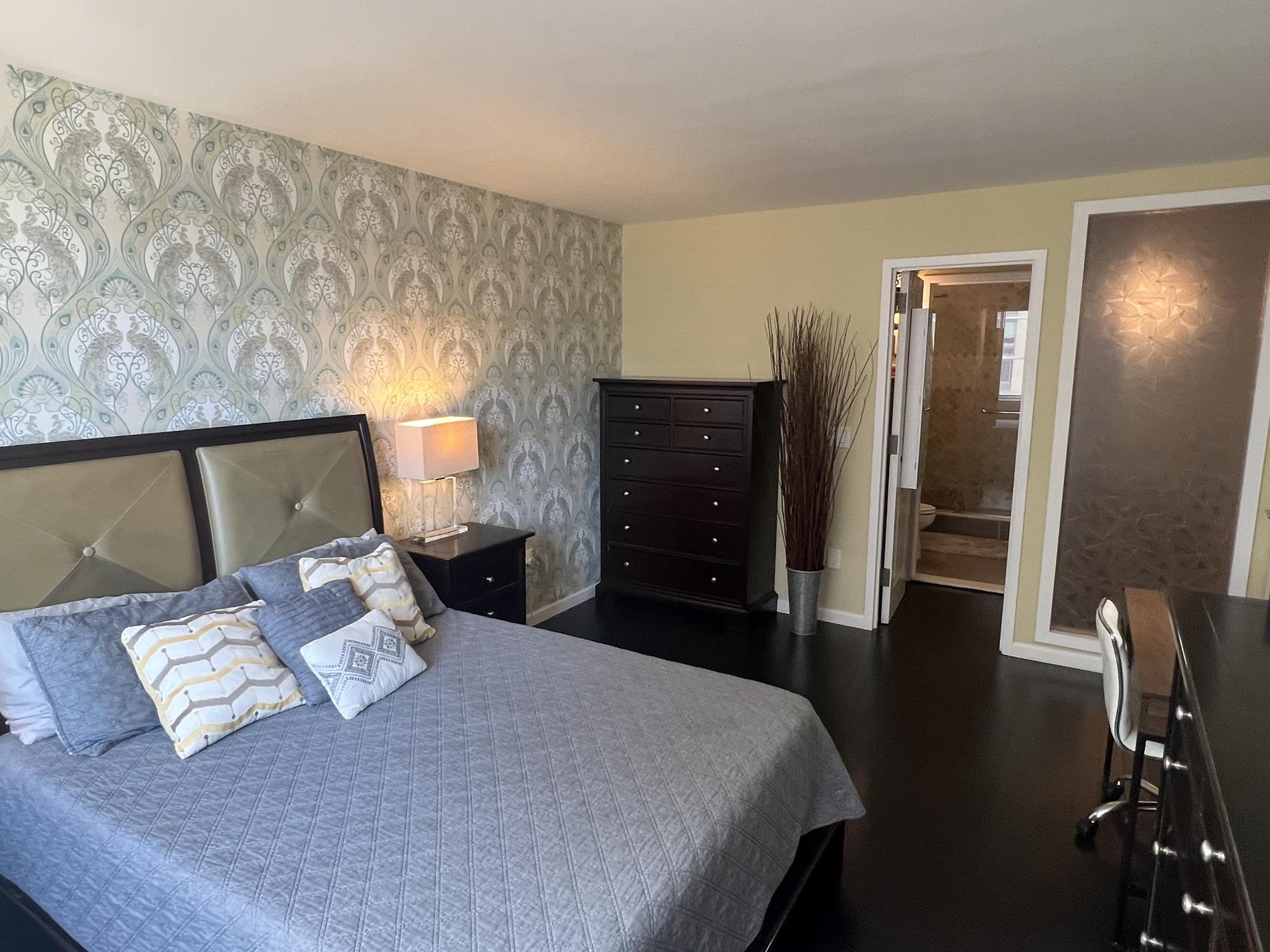 4-74 48th Avenue 28-C Hunters Point Queens NY 11109