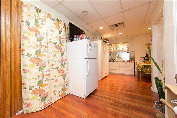 7801 Ridge Boulevard, #BUILDING