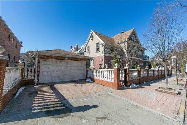 7801 Ridge Boulevard, #BUILDING