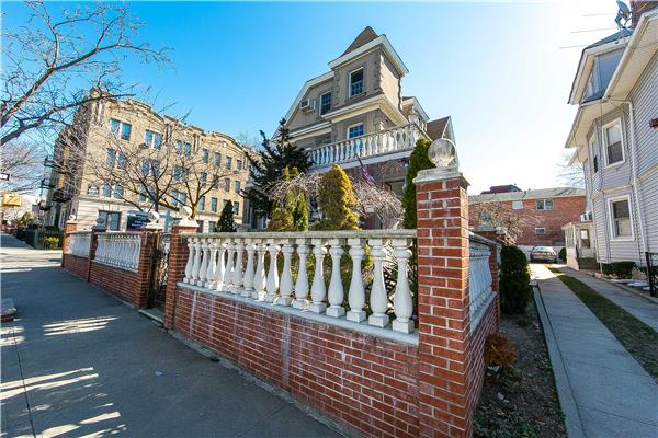 7801 Ridge Boulevard, #BUILDING