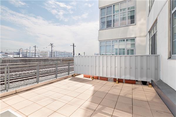 27-28 Thomson Avenue 128 Long Island City Queens NY 11101