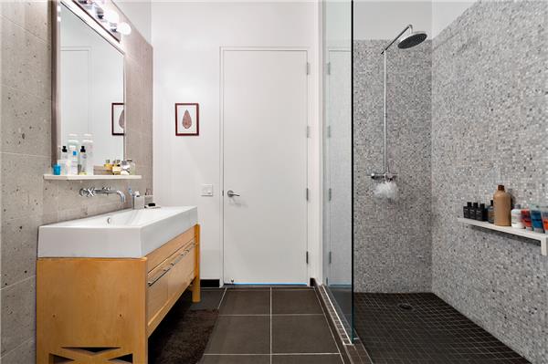 27-28 Thomson Avenue 128 Long Island City Queens NY 11101