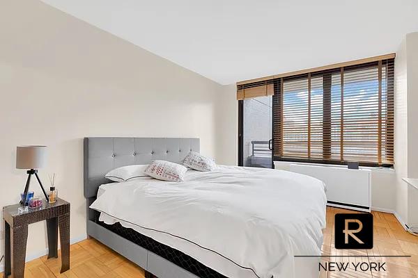 330 East 38th Street Murray Hill New York NY 10016