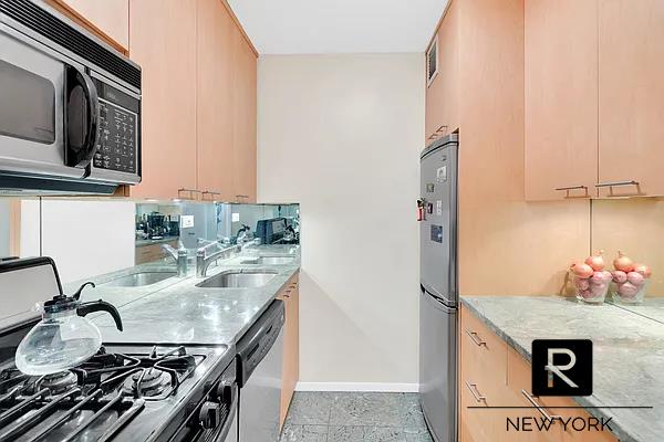 330 East 38th Street Murray Hill New York NY 10016