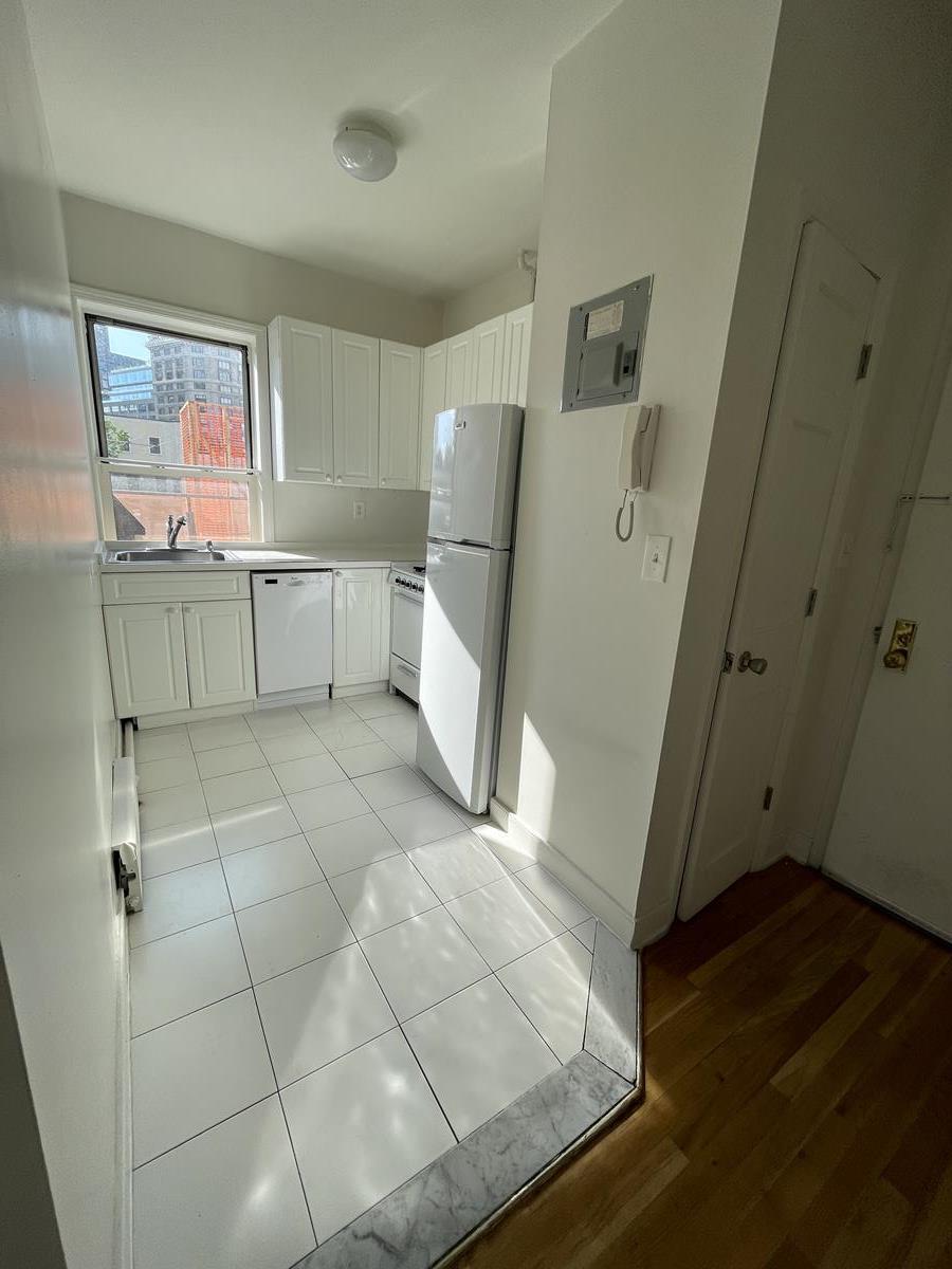 174 Spring Street 21 Greenwich Village New York NY 10012