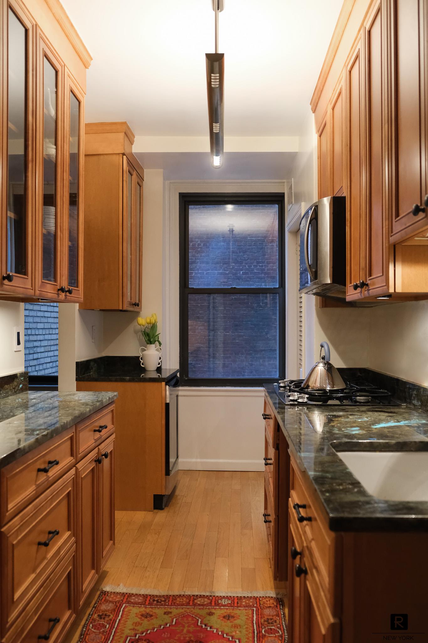 325 East 57th Street 2-D Sutton Place New York NY 10022