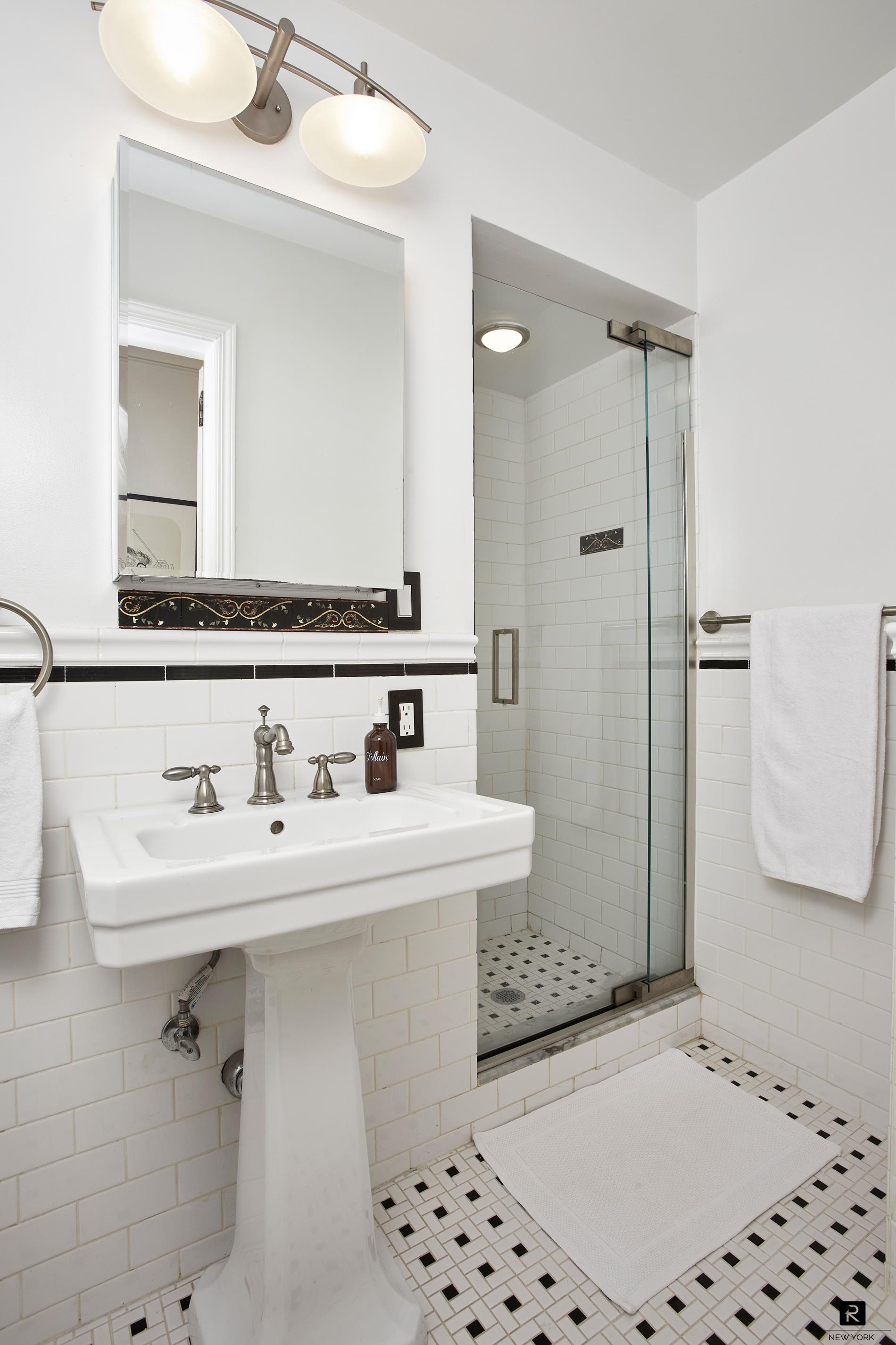 325 East 57th Street 2-D Sutton Place New York NY 10022