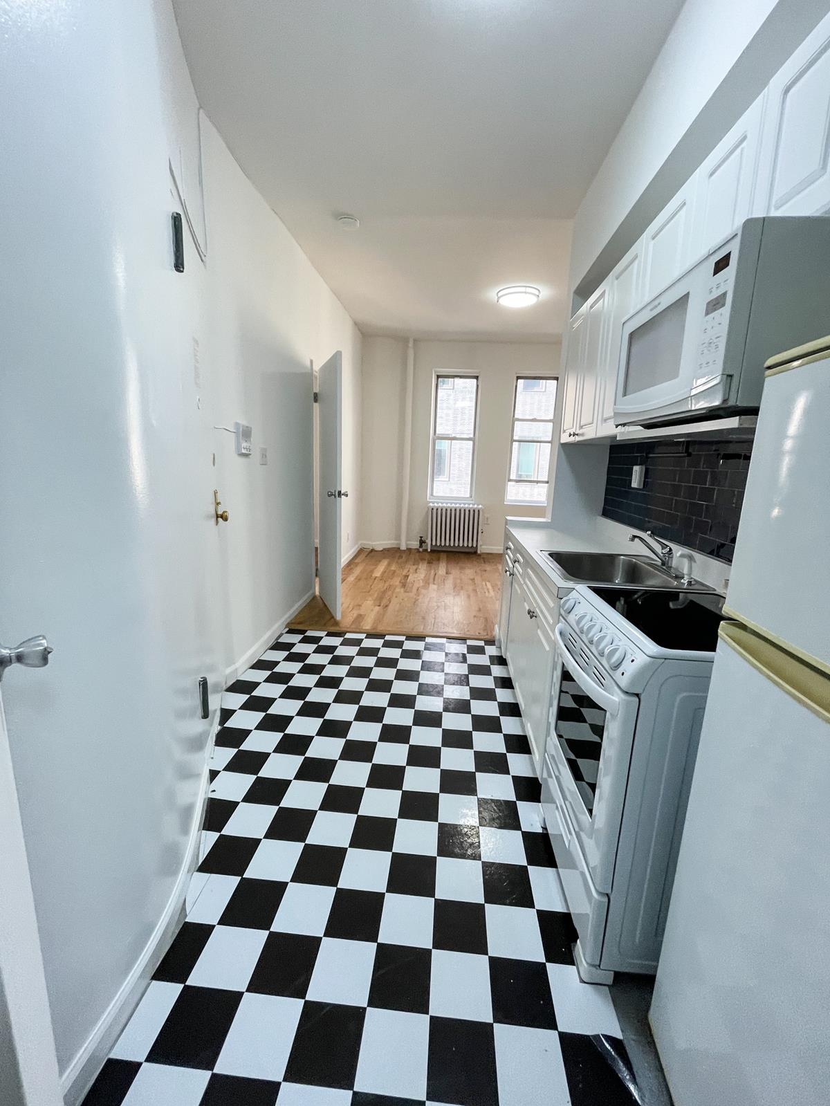 234-236 Thompson Street, #17