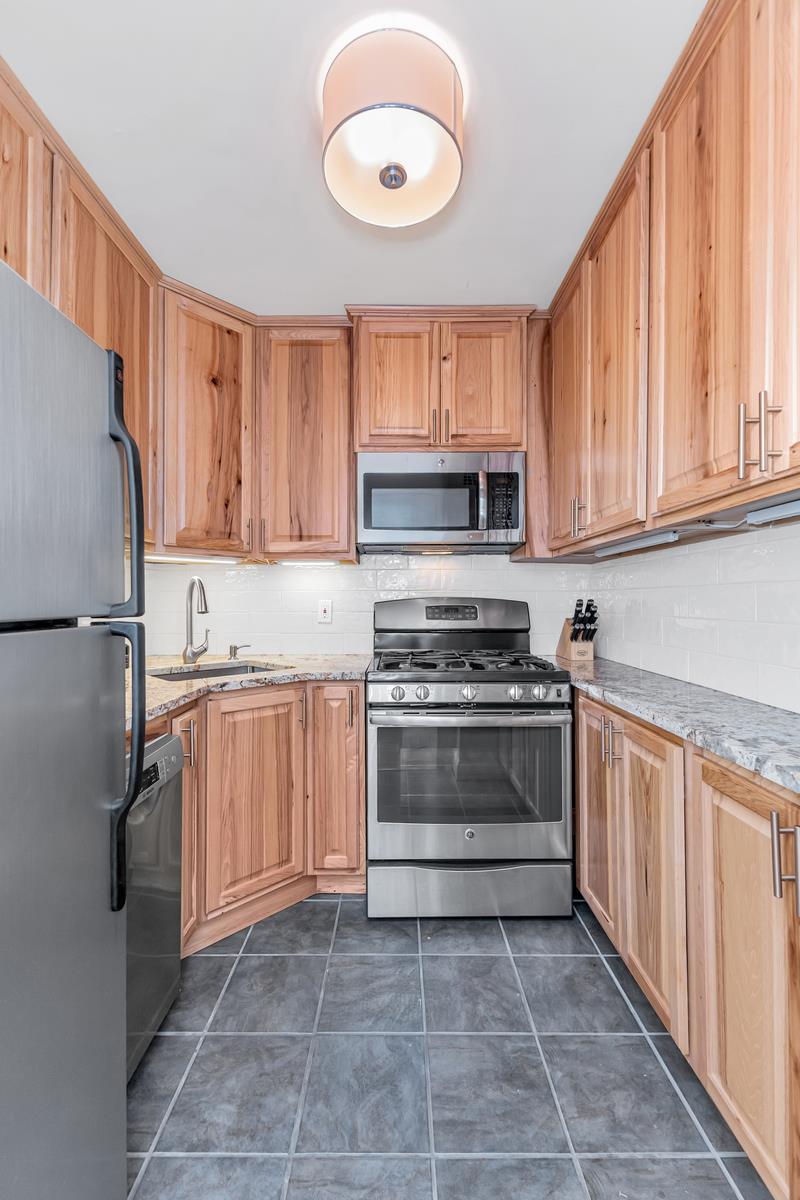 305 East 24th Street 10-L Kips Bay New York NY 10010