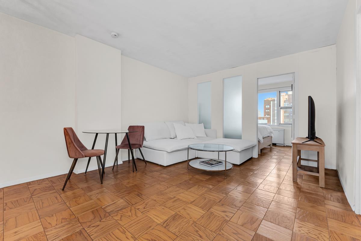 305 East 24th Street 10-L Kips Bay New York NY 10010
