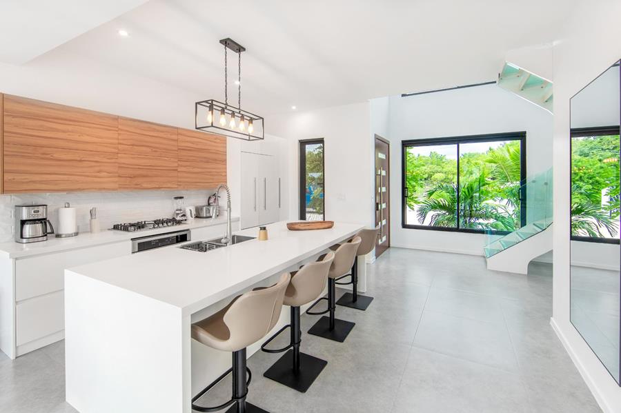 27 June Plum Road Out of NYC Grace Bay Providenciales