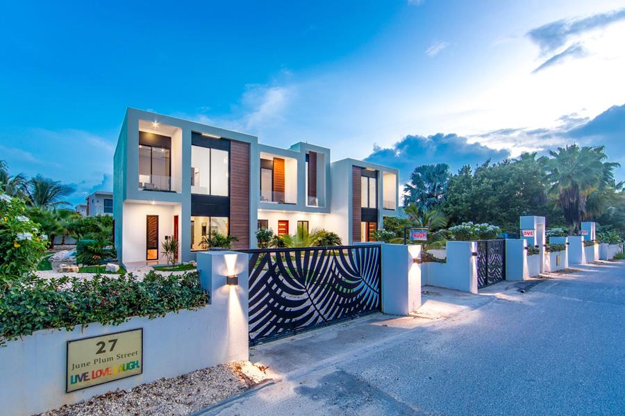 27 June Plum Road Out of NYC Grace Bay Providenciales