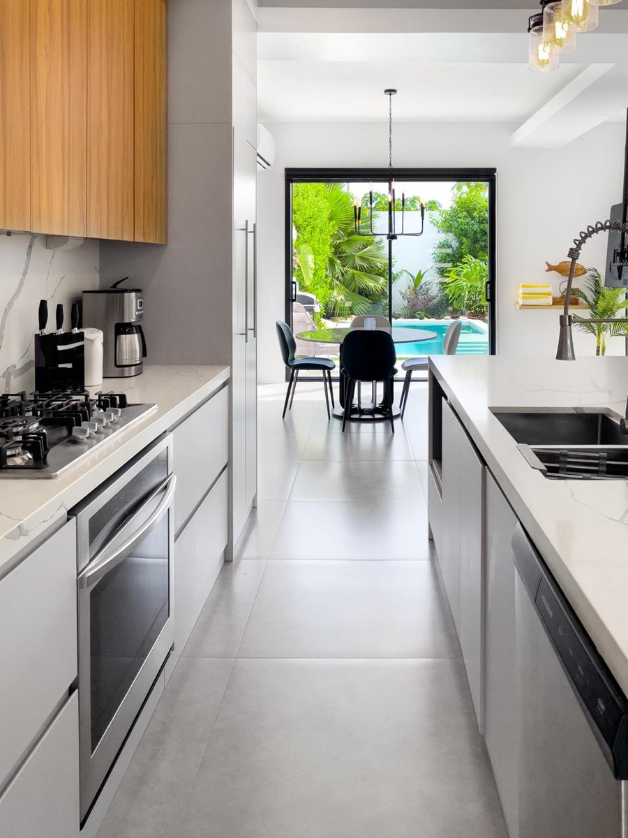 27 June Plum Road Out of NYC Grace Bay Providenciales