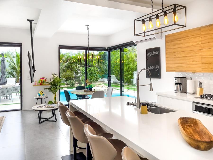 27 June Plum Road Out of NYC Grace Bay Providenciales