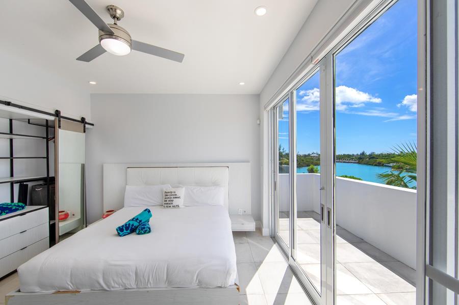 Prince of Wales Drive Out of NYC Leeward Providenciales