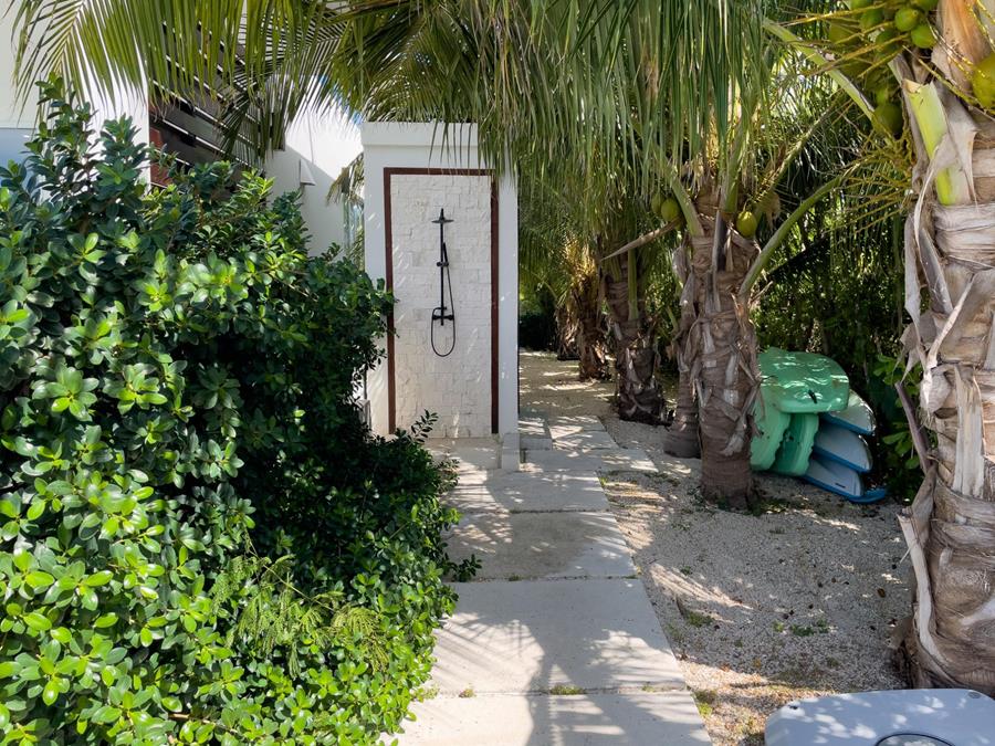 Prince of Wales Drive Out of NYC Leeward Providenciales