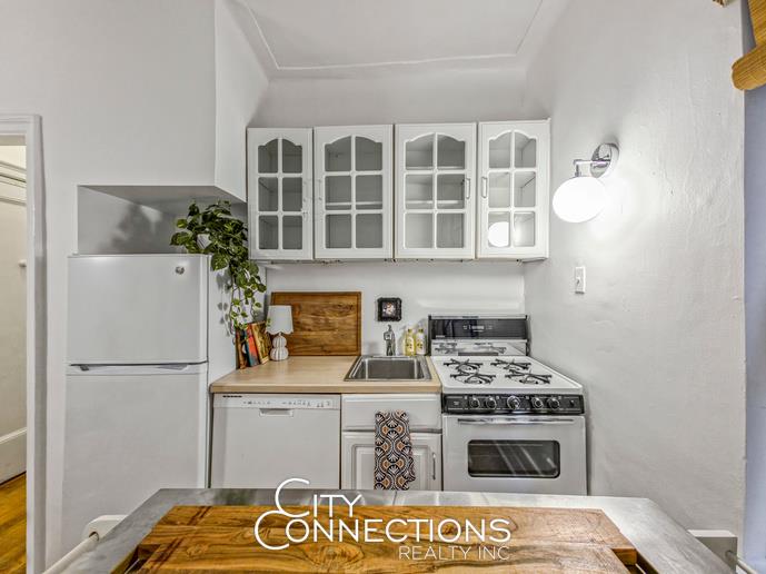 223 East 50th Street Turtle Bay New York NY 10022