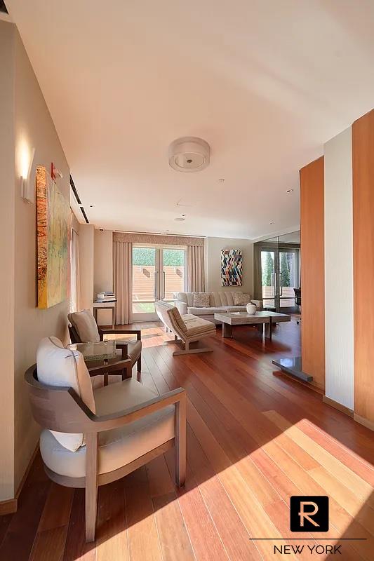 400 Fifth Avenue Midtown East New York NY 10018