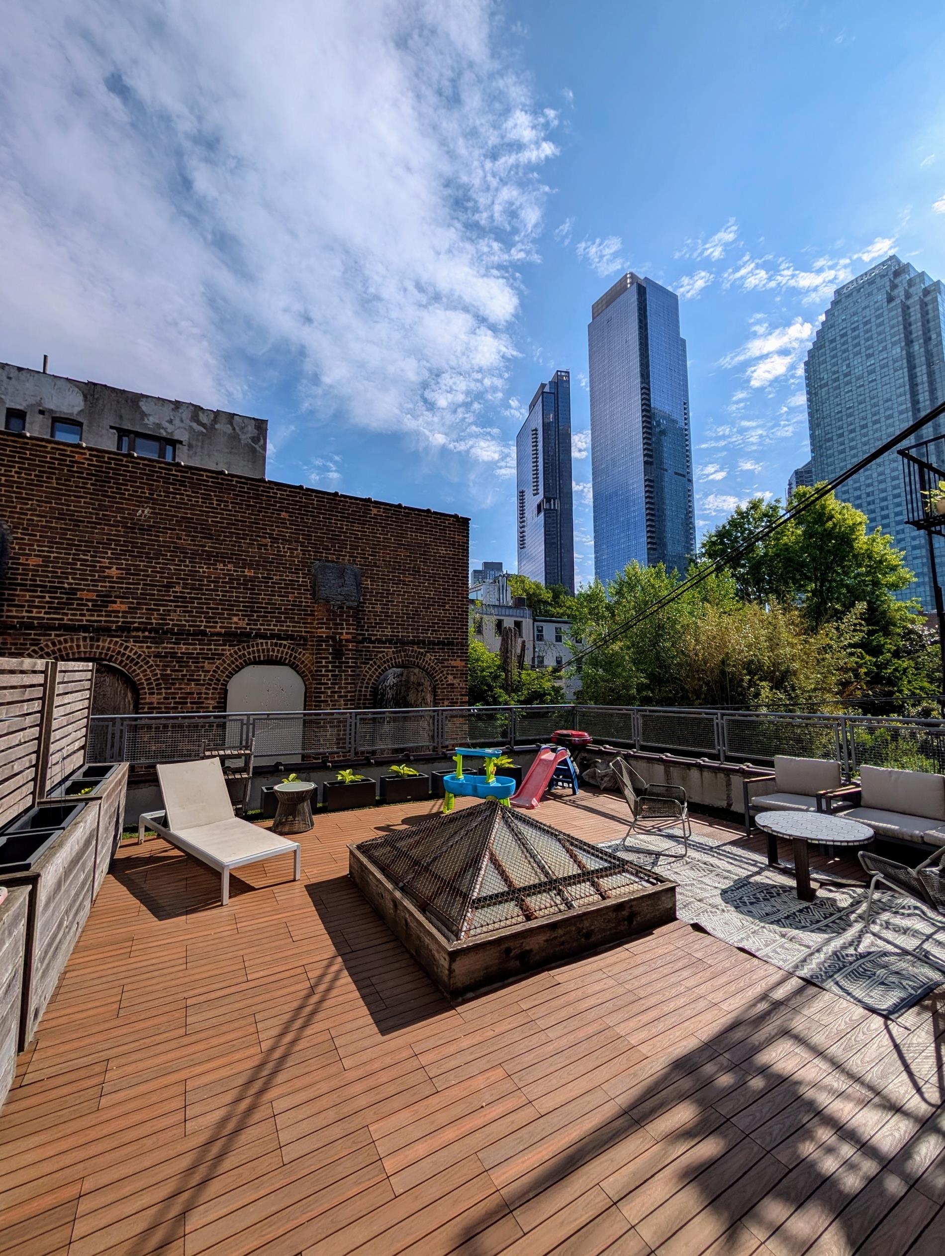 45-17 21st Street 2B Court Square Queens NY 11101