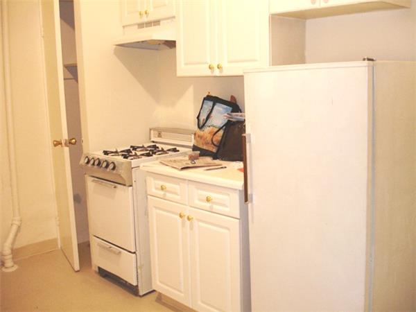 172 Spring Street, #3