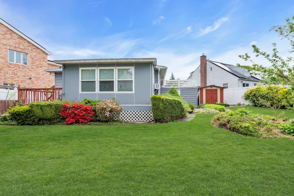 38-02 254th Street Little Neck Queens NY 11363