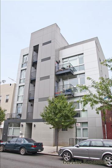 82 Guernsey Street 2A Greenpoint Brooklyn NY 11222