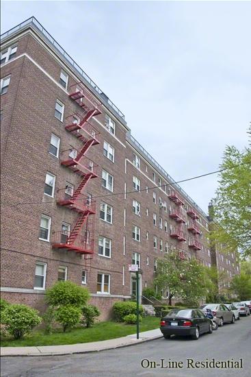 5444 Arlington Avenue Riverdale Bronx NY 10471