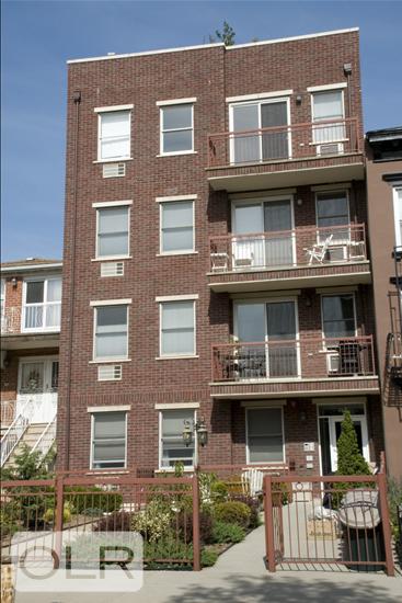 127 4th Place 4A Carroll Gardens Brooklyn NY 11231