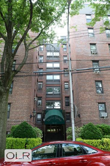 96-09 67th Avenue 2F Rego Park Queens NY 11374