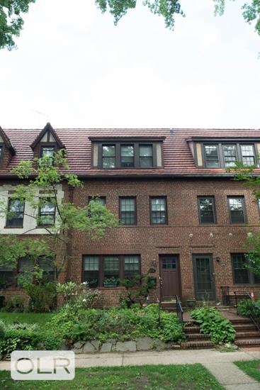276 Burns Street TH Forest Hills Gardens Queens NY 11375