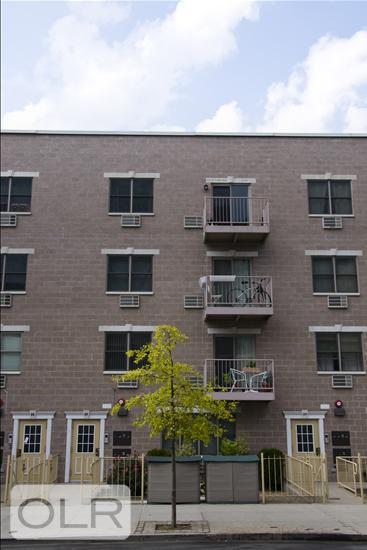 27 Meserole Street 1R Williamsburg Brooklyn NY 11206