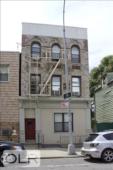 381 Manhattan Avenue Williamsburg Brooklyn NY 11211