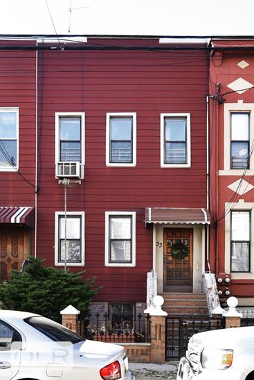 33 Sutton Street Greenpoint Brooklyn NY 11222