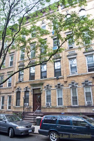 137 Guernsey Street 3L Greenpoint Brooklyn NY 11222